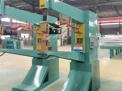 Nerūsējošā tērauda automātiskā metināšanas iekārta